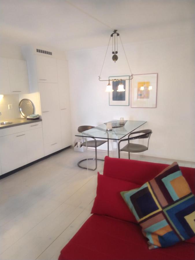 Swiss Borzoi House Bed & Breakfast Vully-les-Lacs Екстериор снимка